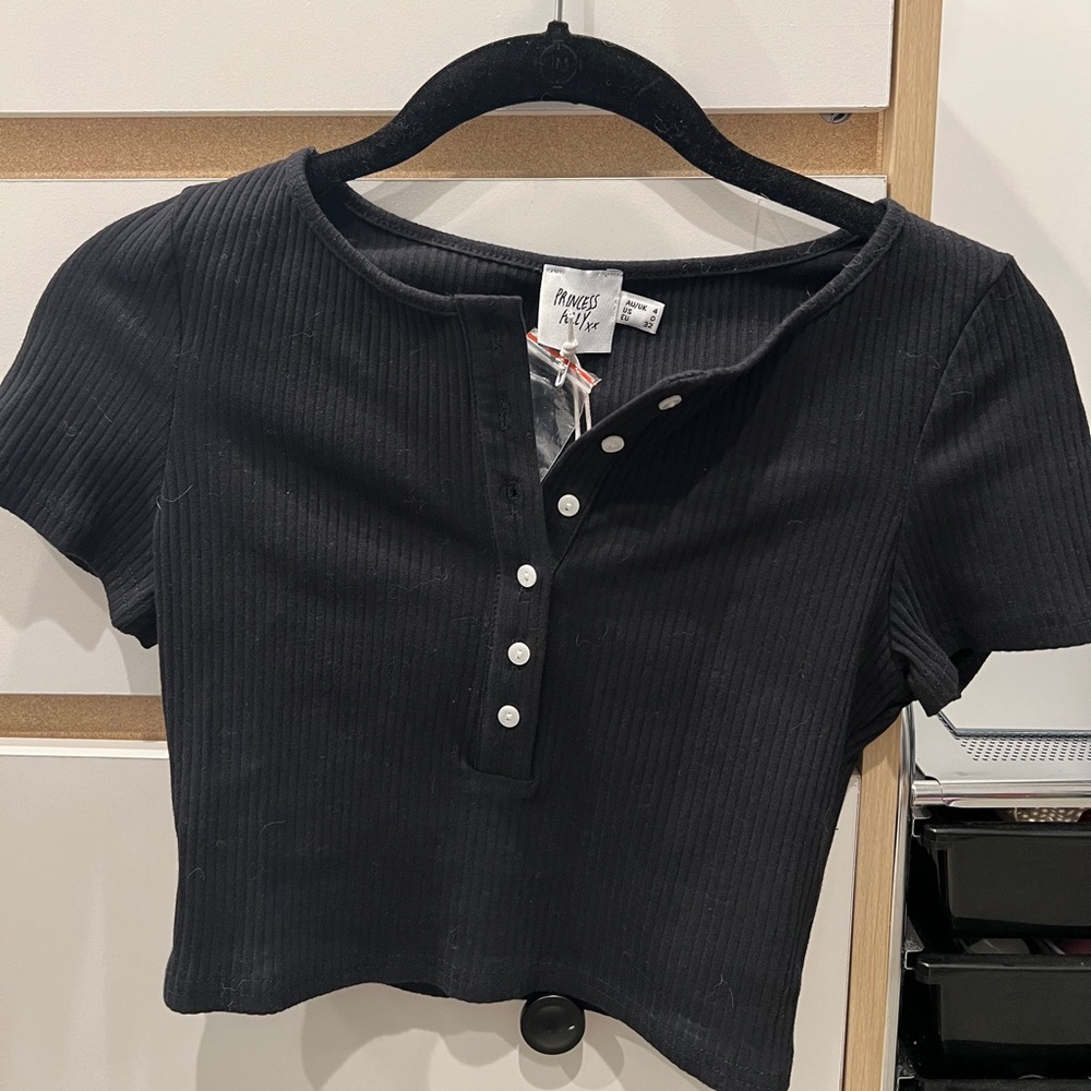 Princess Polly Cropped Button Tee - Picture 2 of 3